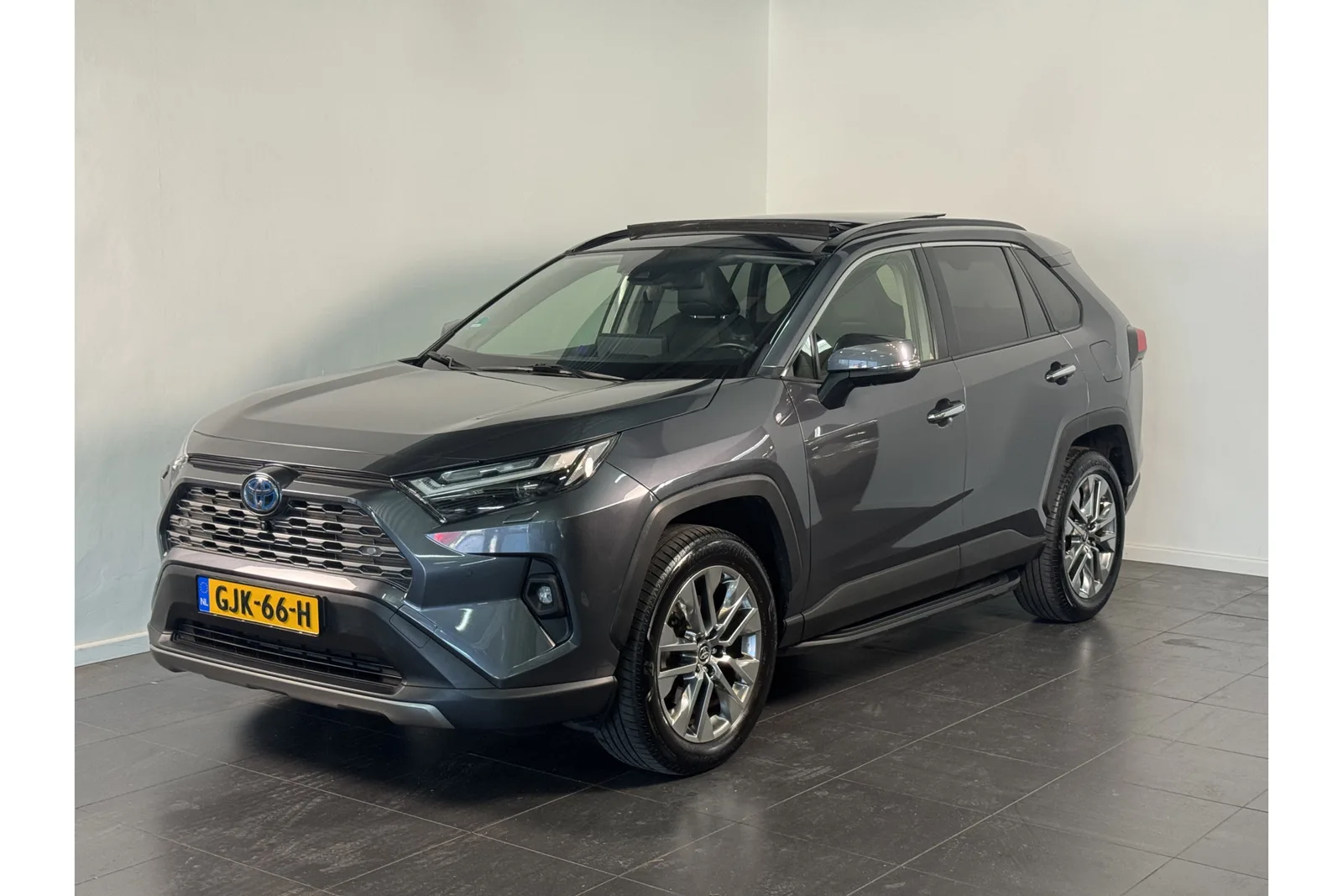 Toyota RAV4 (2023) — foto 1