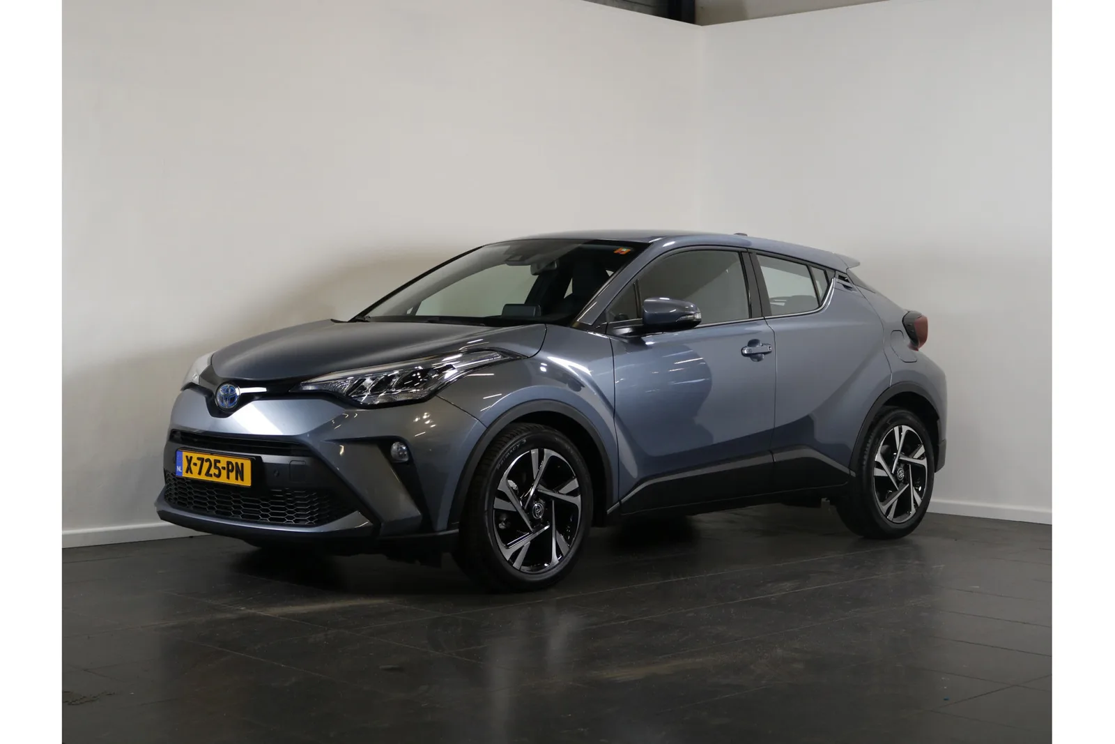 Toyota C-HR (2023) — foto 1