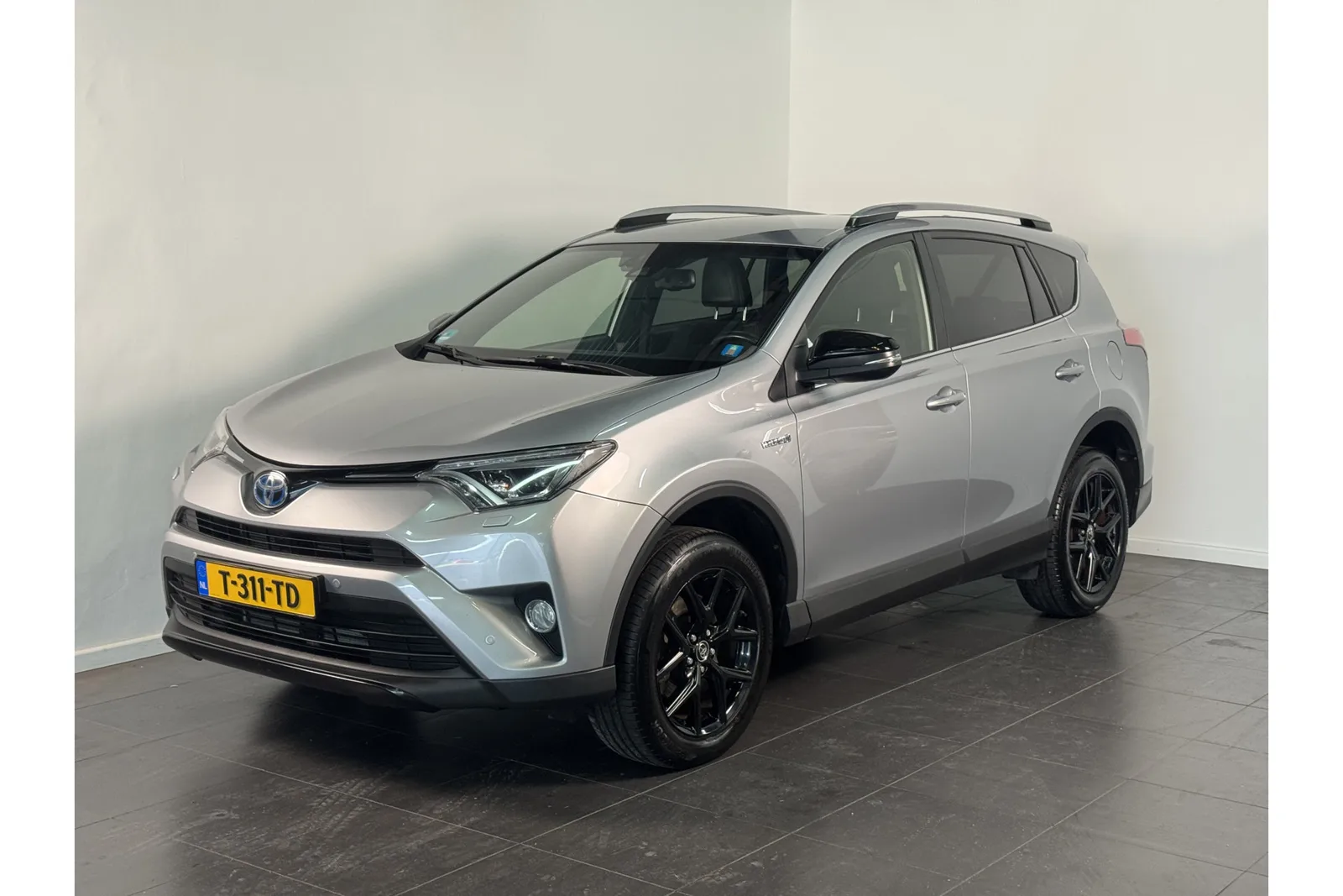 Toyota RAV4 (2018) — foto 1