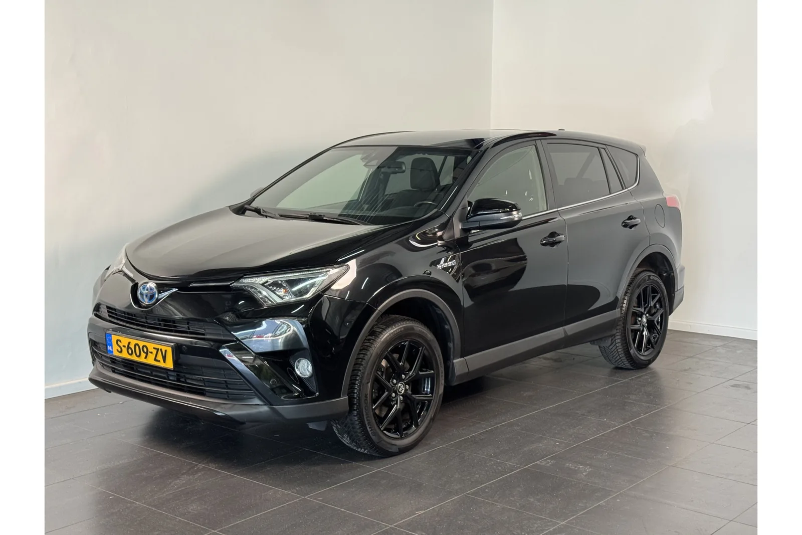 Toyota RAV4 (2018) — foto 1