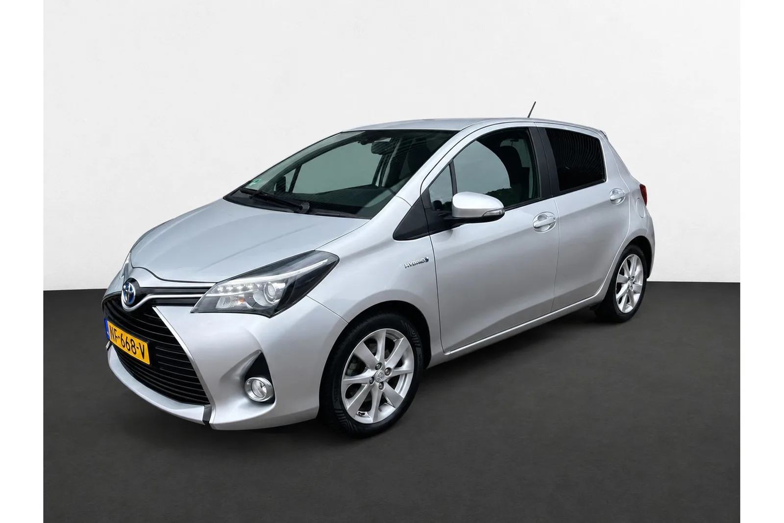 Toyota Yaris (2015) — foto 1