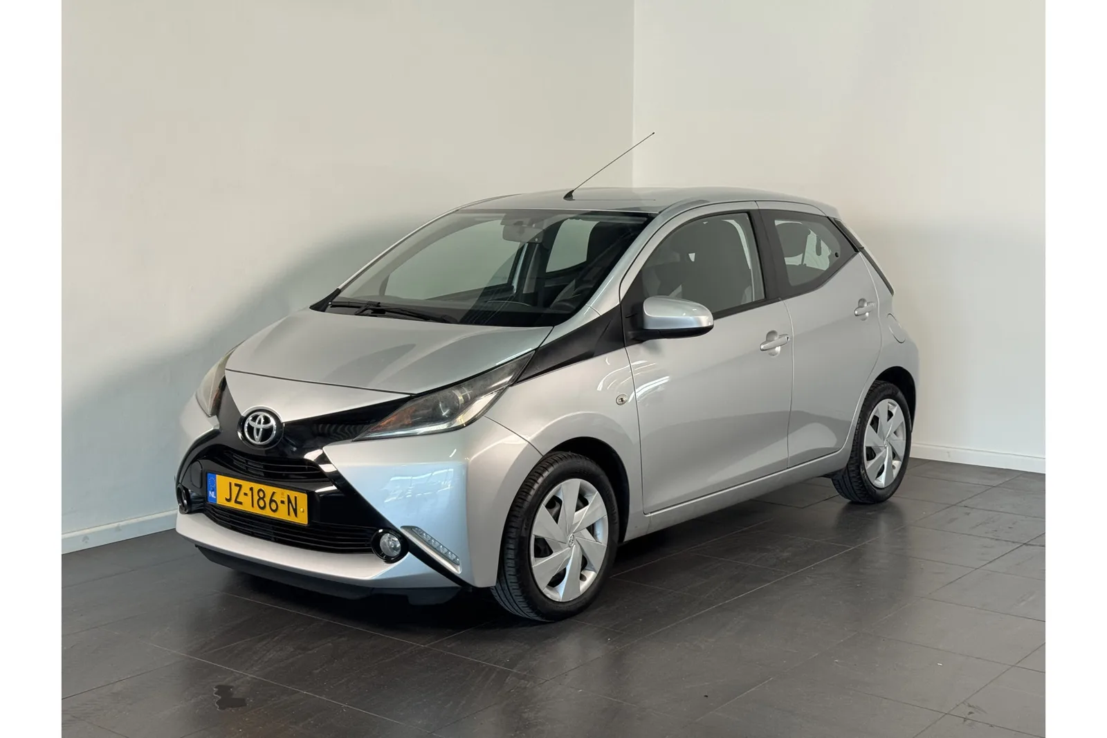 Toyota Aygo (2016) — foto 1