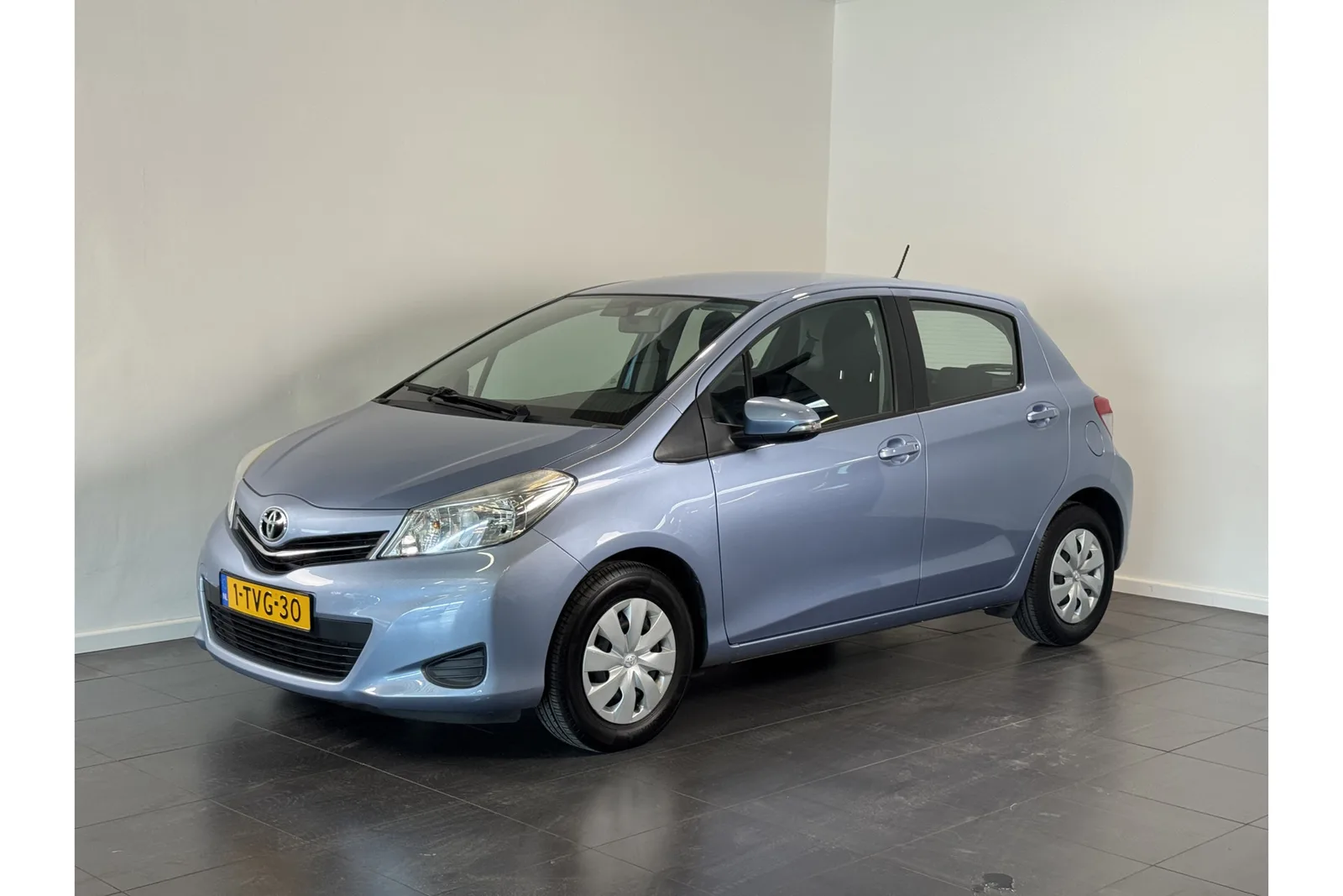Toyota Yaris (2014) — foto 1