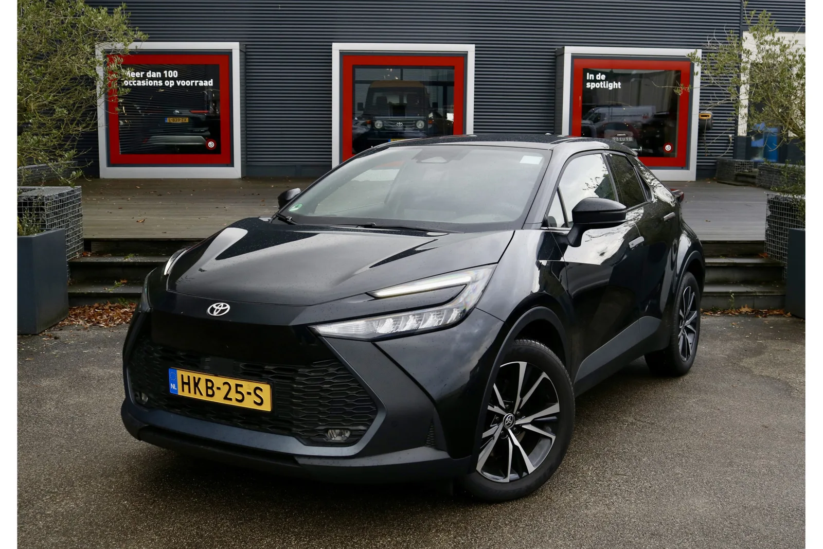 Toyota C-HR (2025) — foto 1