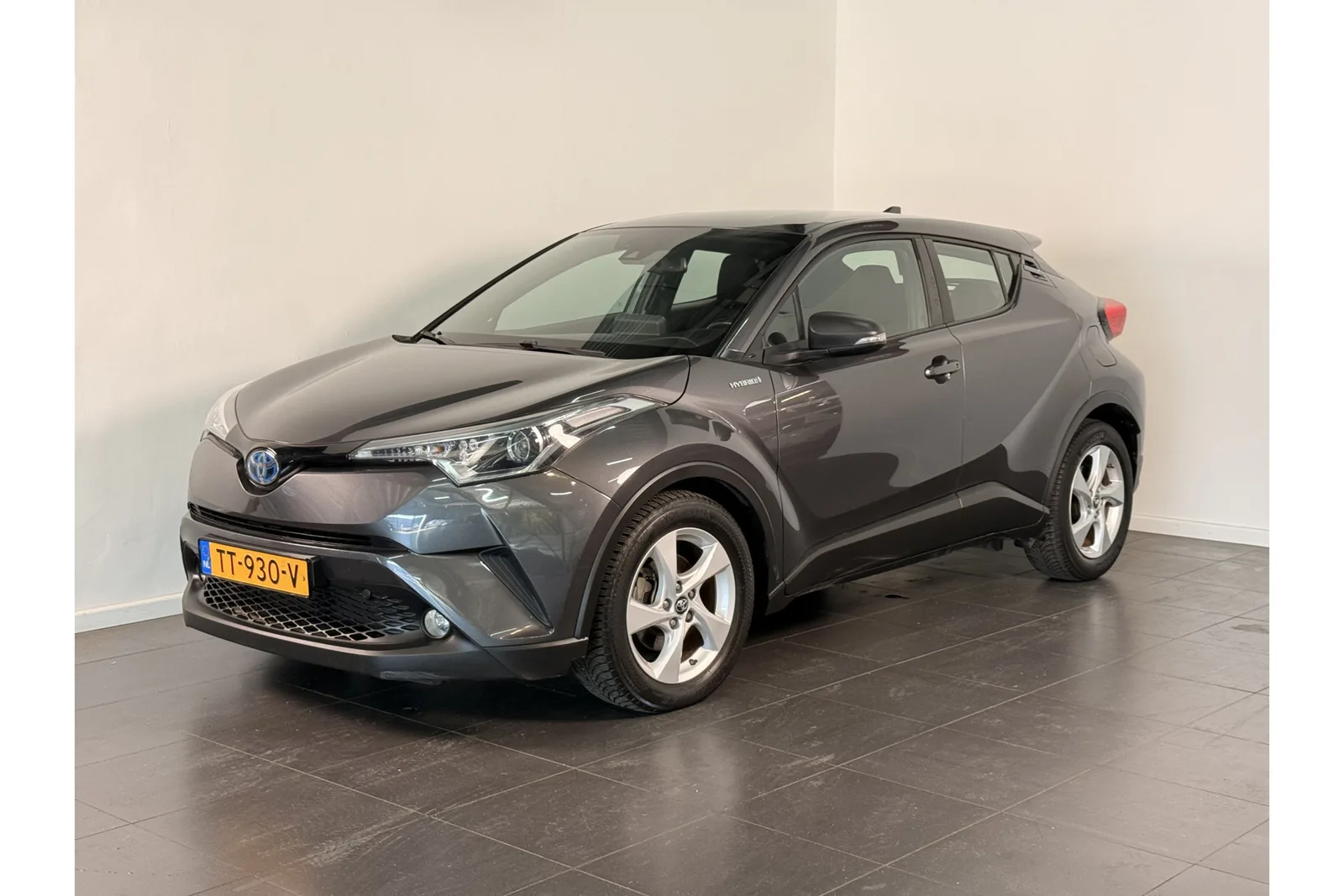 Toyota C-HR (2018) — foto 1