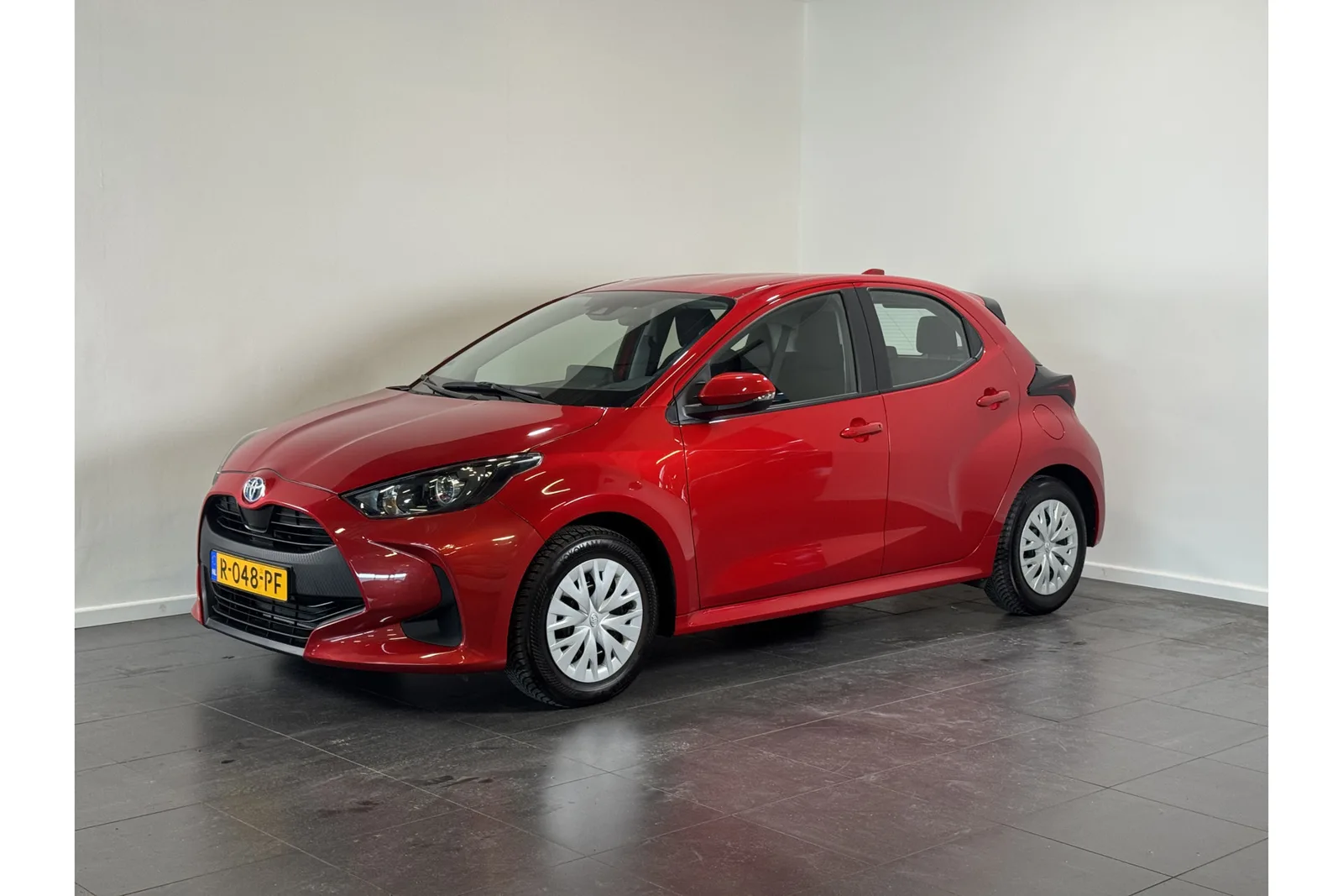 Toyota Yaris (2022) — foto 1