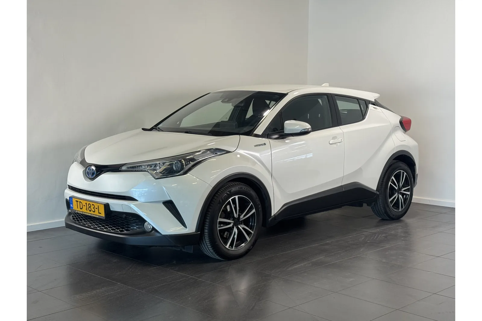 Toyota C-HR (2018) — foto 1
