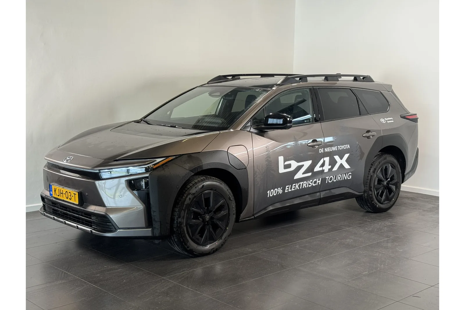 Toyota bZ4X (2026) — foto 1