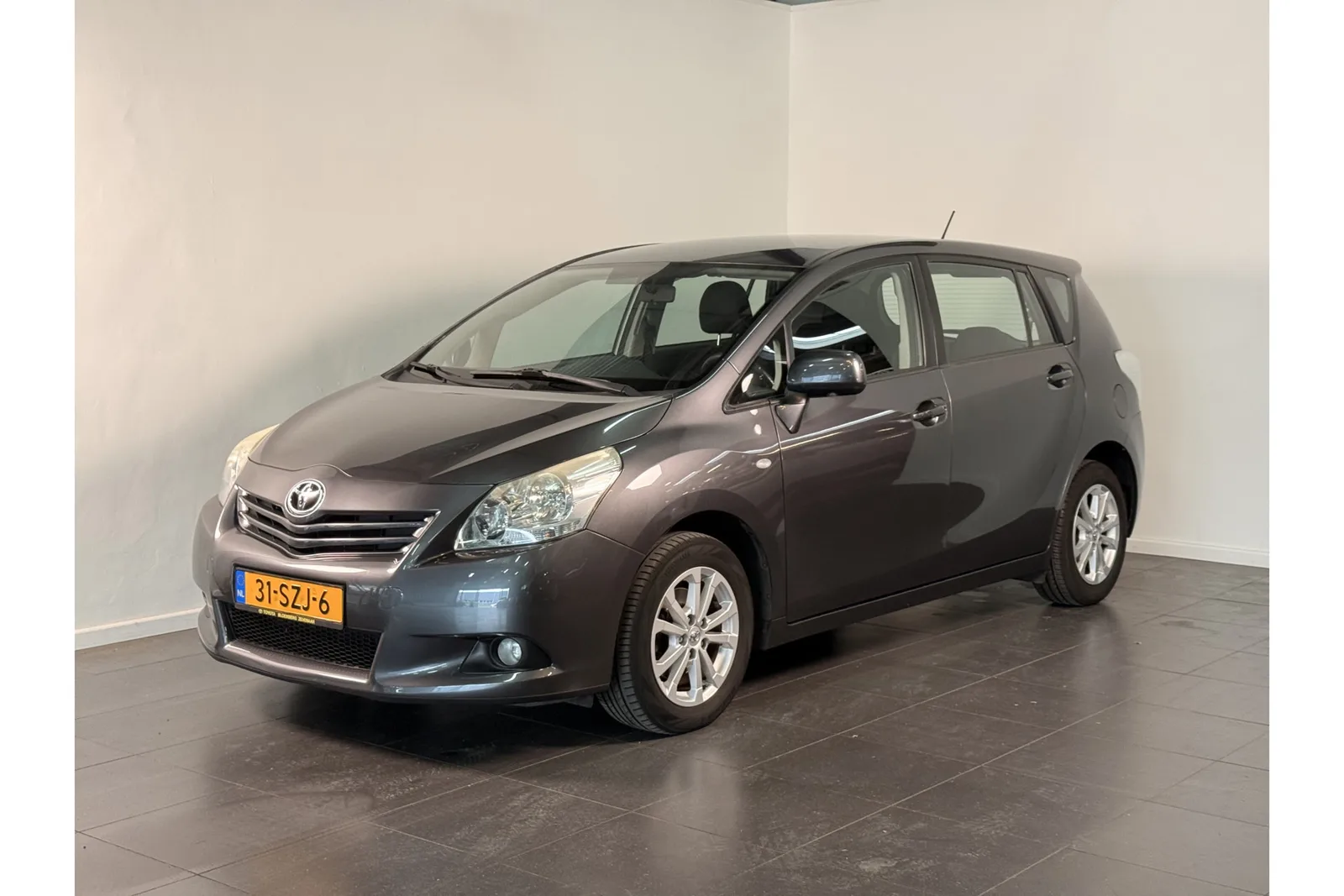 Toyota Verso (2012) — foto 1