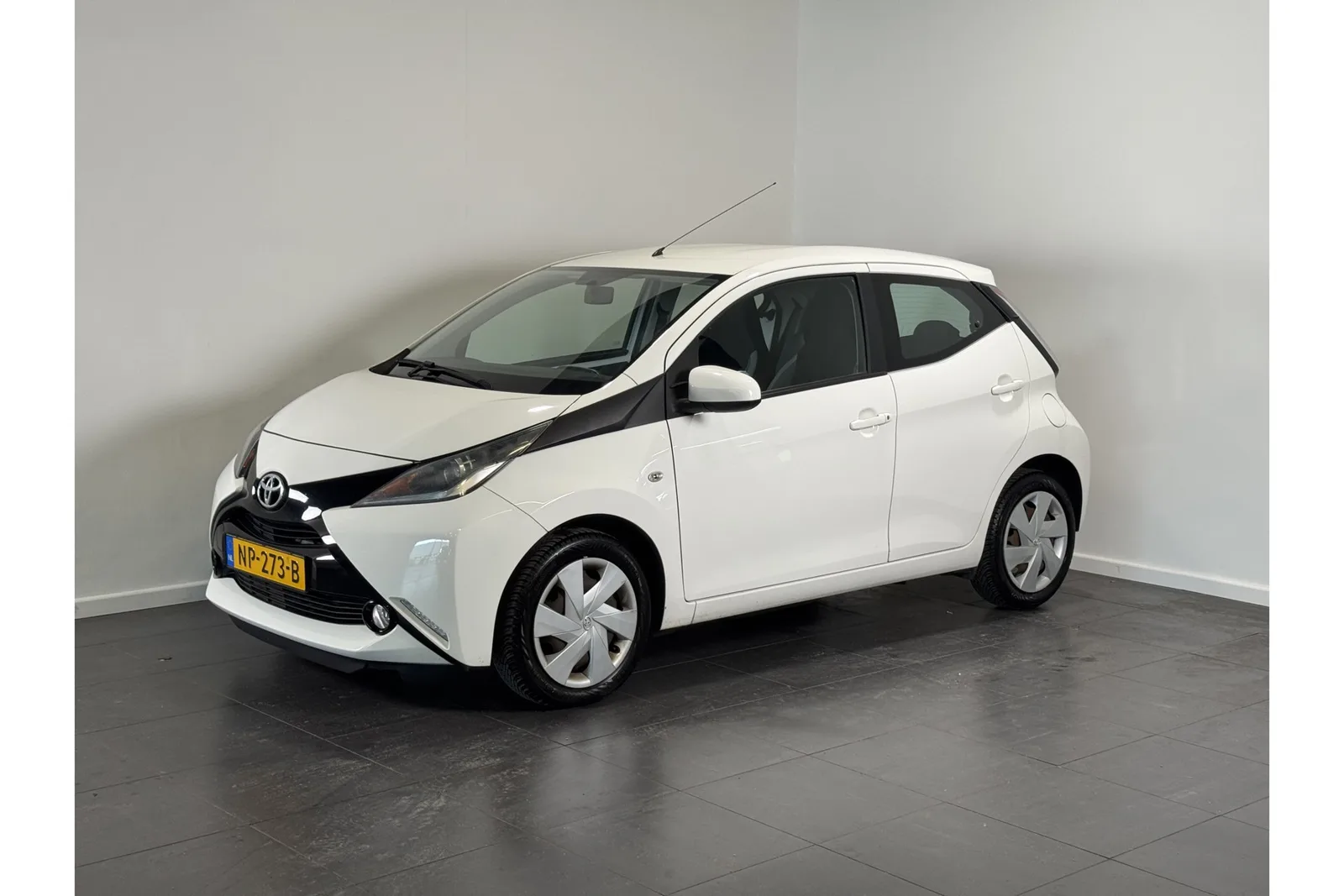 Toyota Aygo (2017) — foto 1