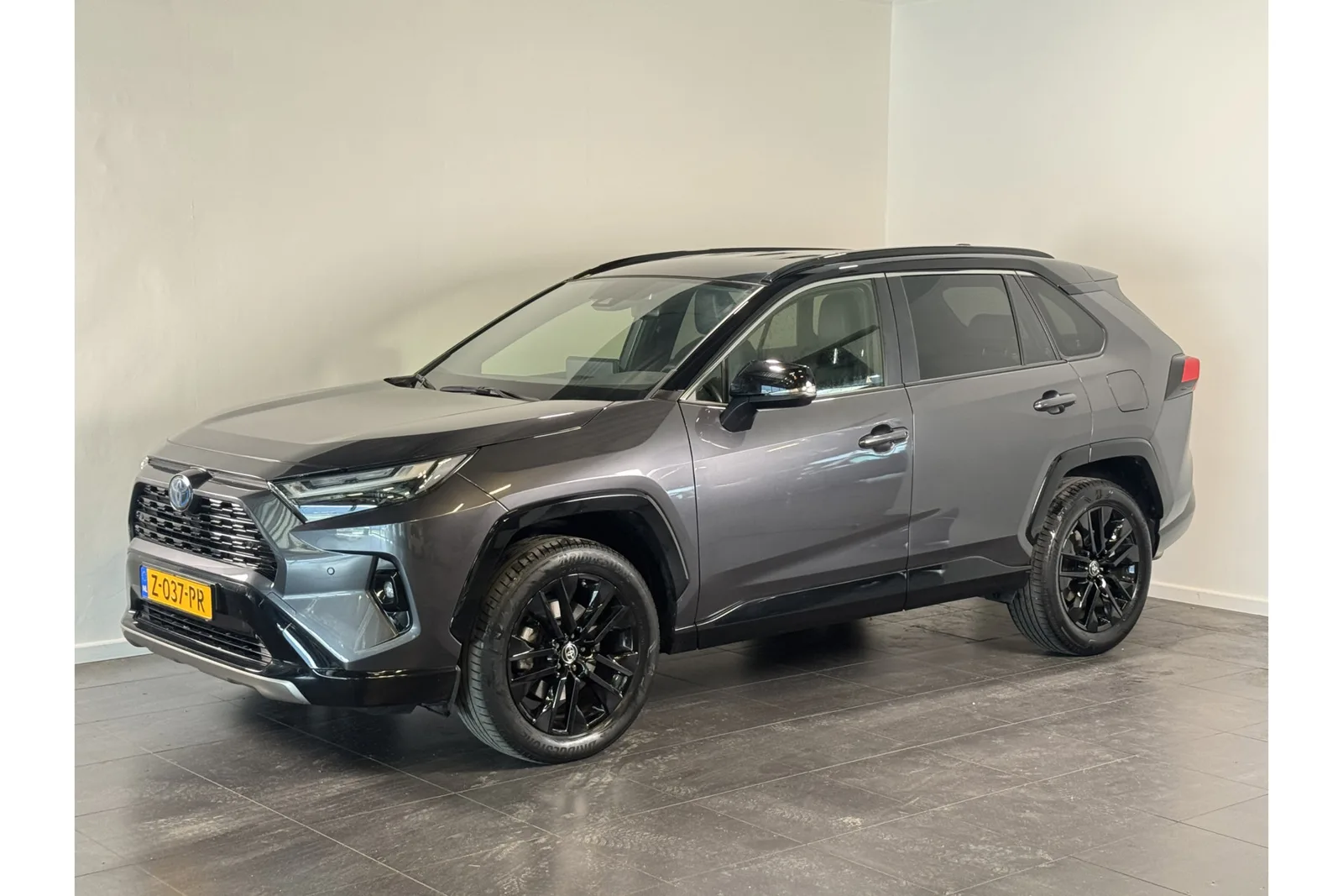 Toyota RAV4 (2024) — foto 1