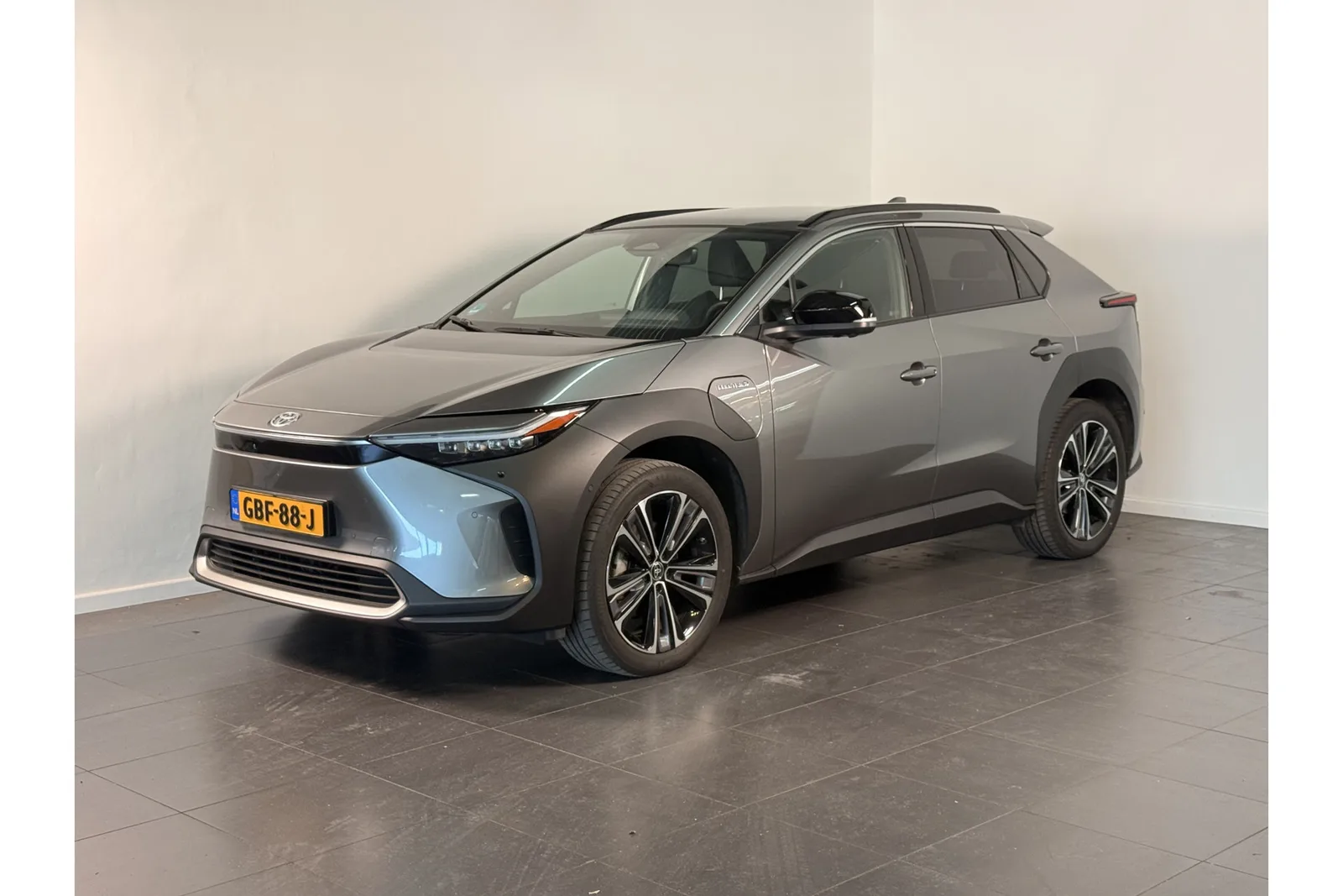 Toyota bZ4X (2024) — foto 1