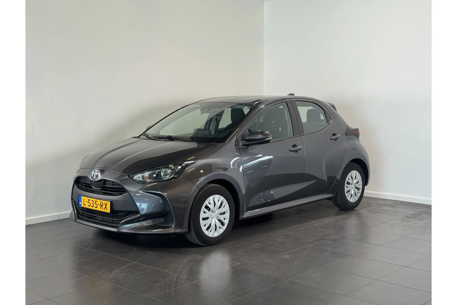 Toyota Yaris (2021) — foto 1