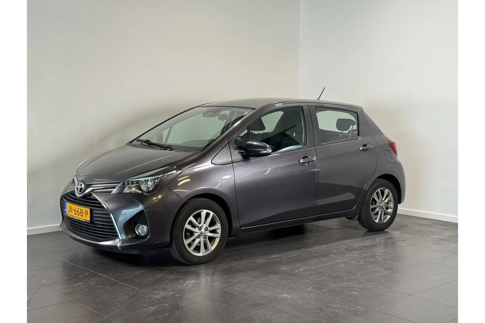 Toyota Yaris (2016) — foto 1
