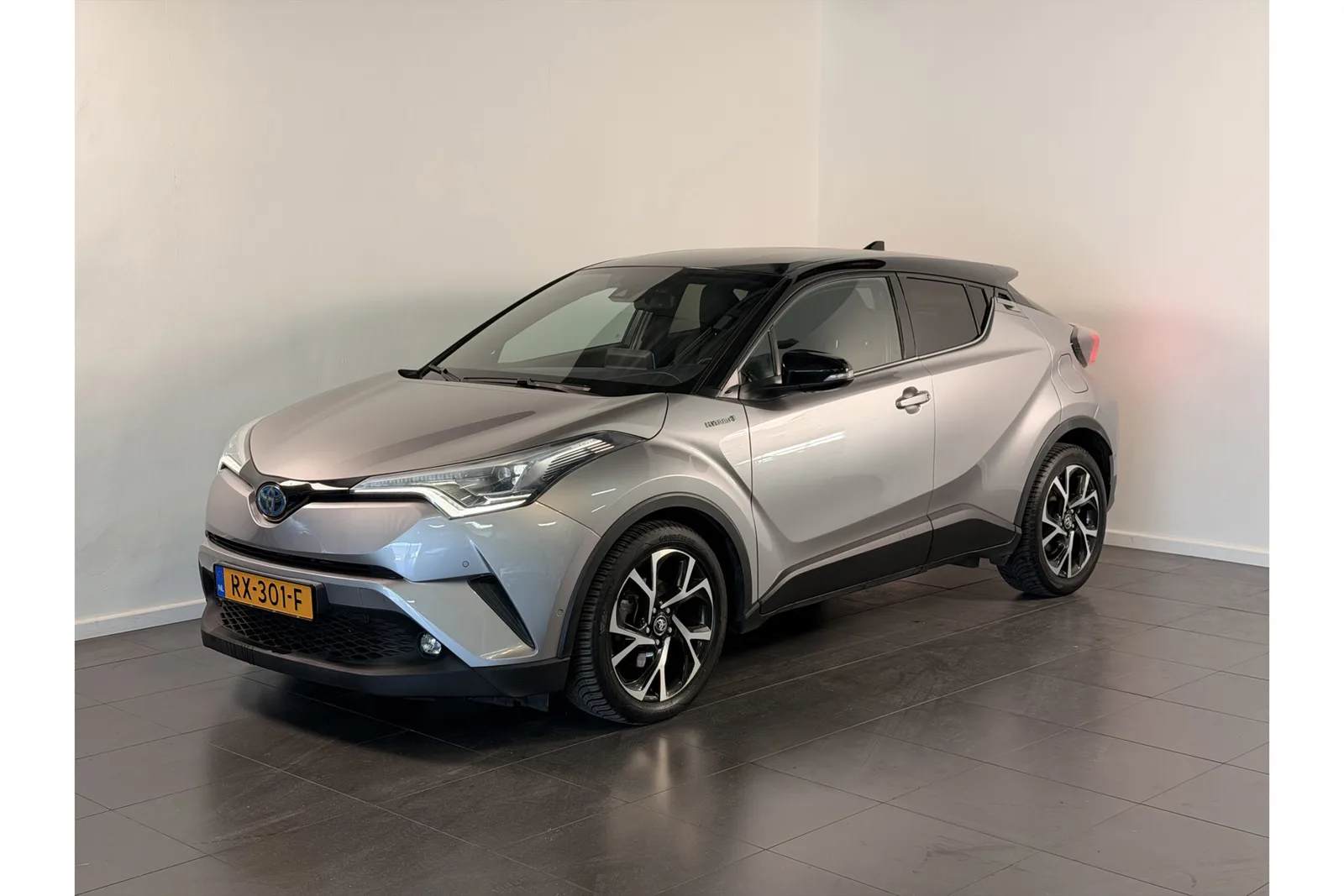 Toyota C-HR (2017) — foto 1