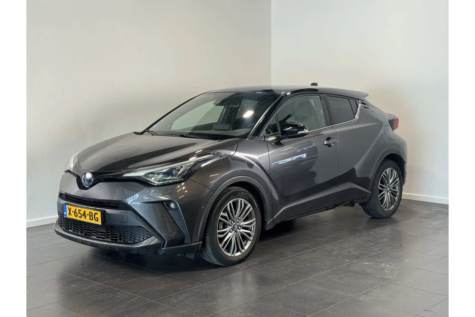 Toyota C-HR (2023) — foto 1
