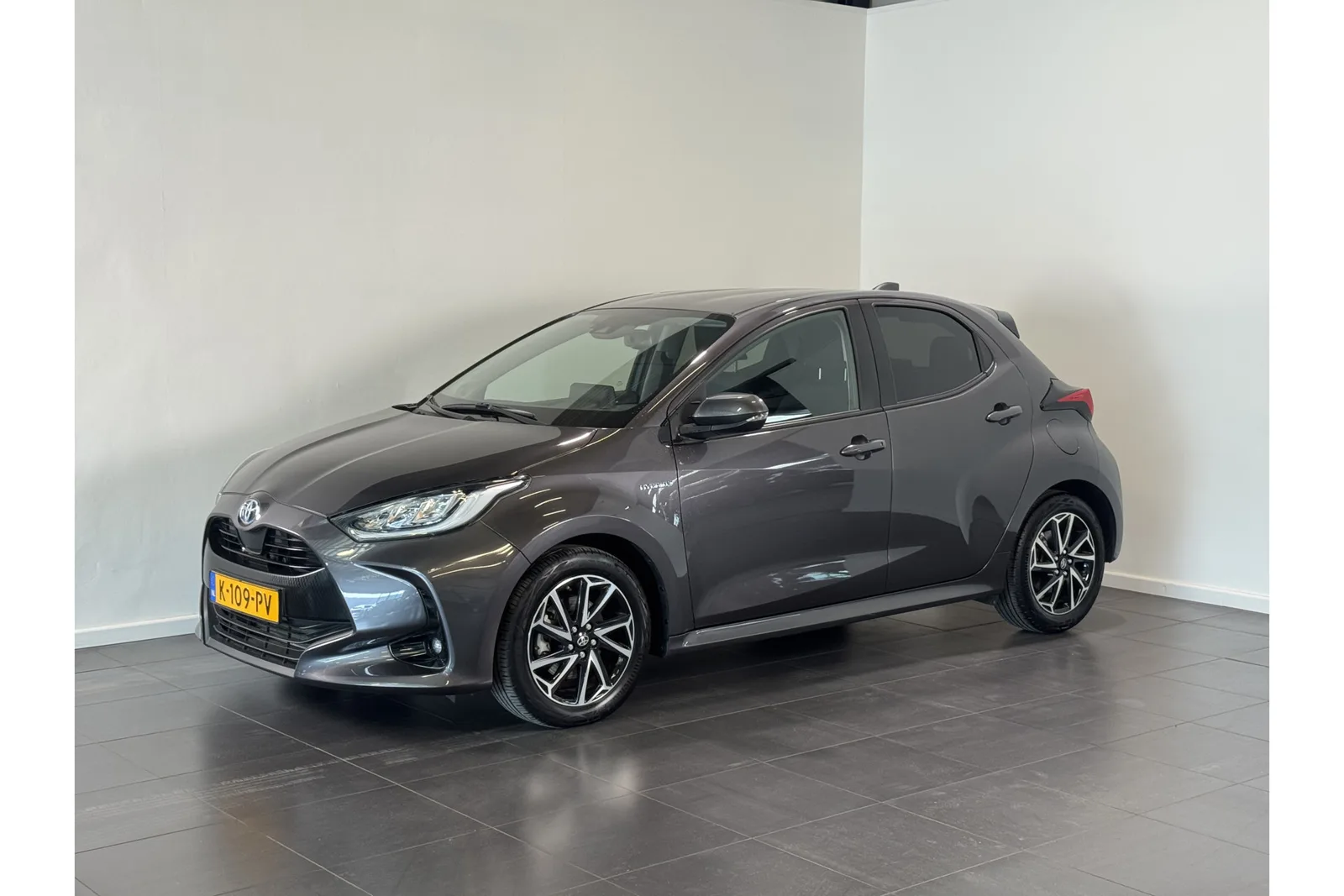 Toyota Yaris (2021) — foto 1