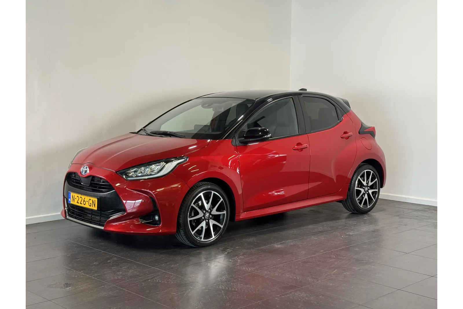 Toyota Yaris (2021) — foto 1