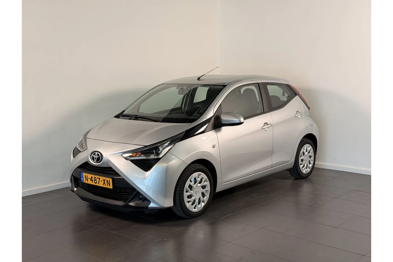 Toyota Aygo (2022) — foto 1