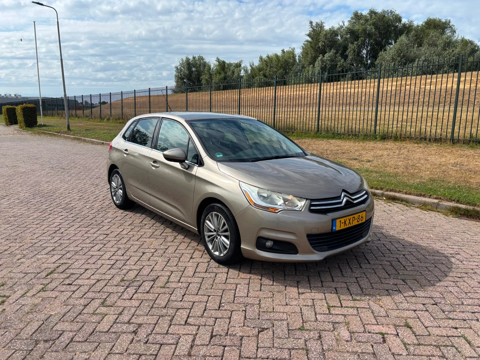 Citroën C4 (2013) — foto 1