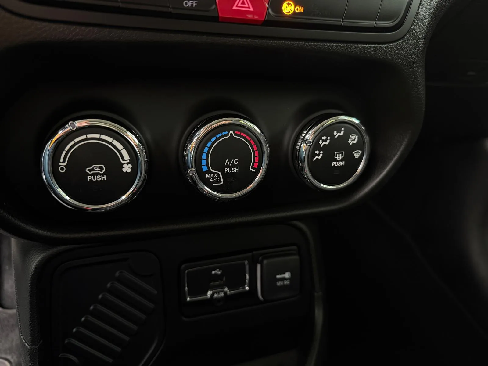 Jeep Renegade (2017) — foto 1