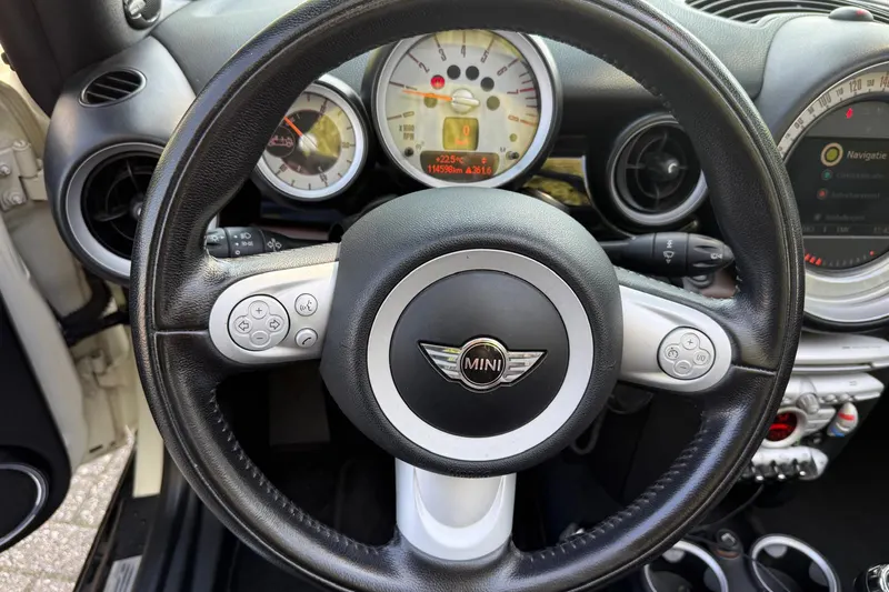 MINI Cabrio (2010)