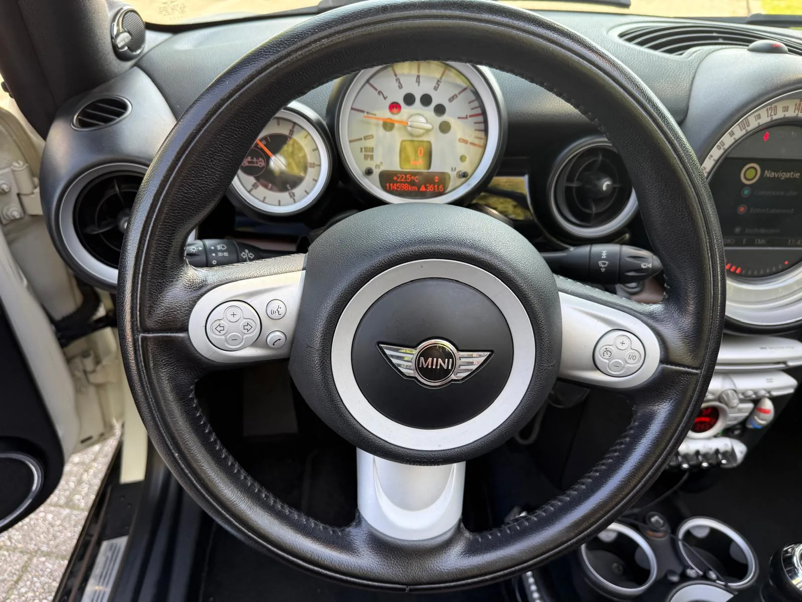 MINI Cabrio (2010) — foto 1