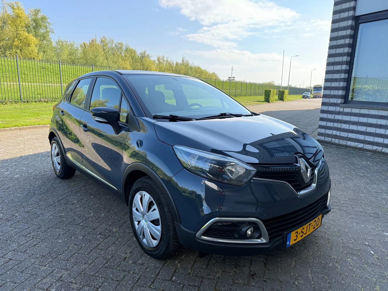 Renault Captur (2013) — foto 1