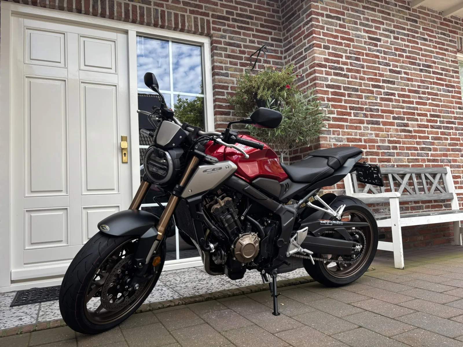 Honda CB650RA (2022) — foto 1