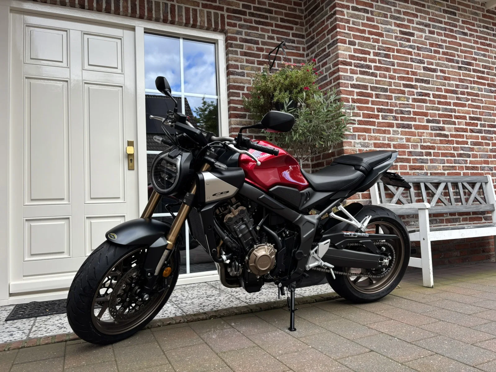 Honda CB650RA (2024) — foto 1