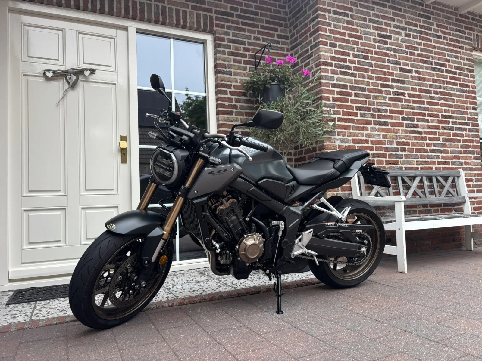 Honda CB650RA (2023) — foto 1