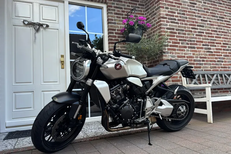 Honda CB1000RA (2022)