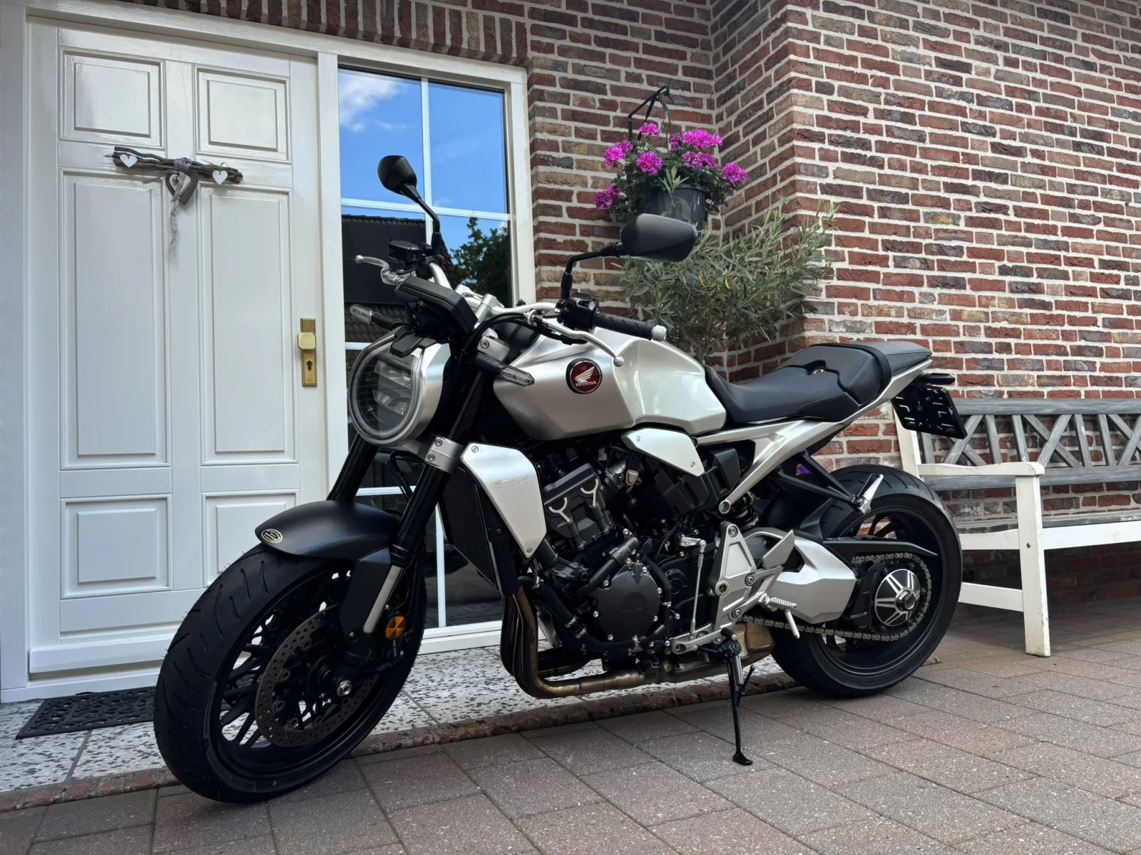 Honda CB1000RA (2022) — foto 1