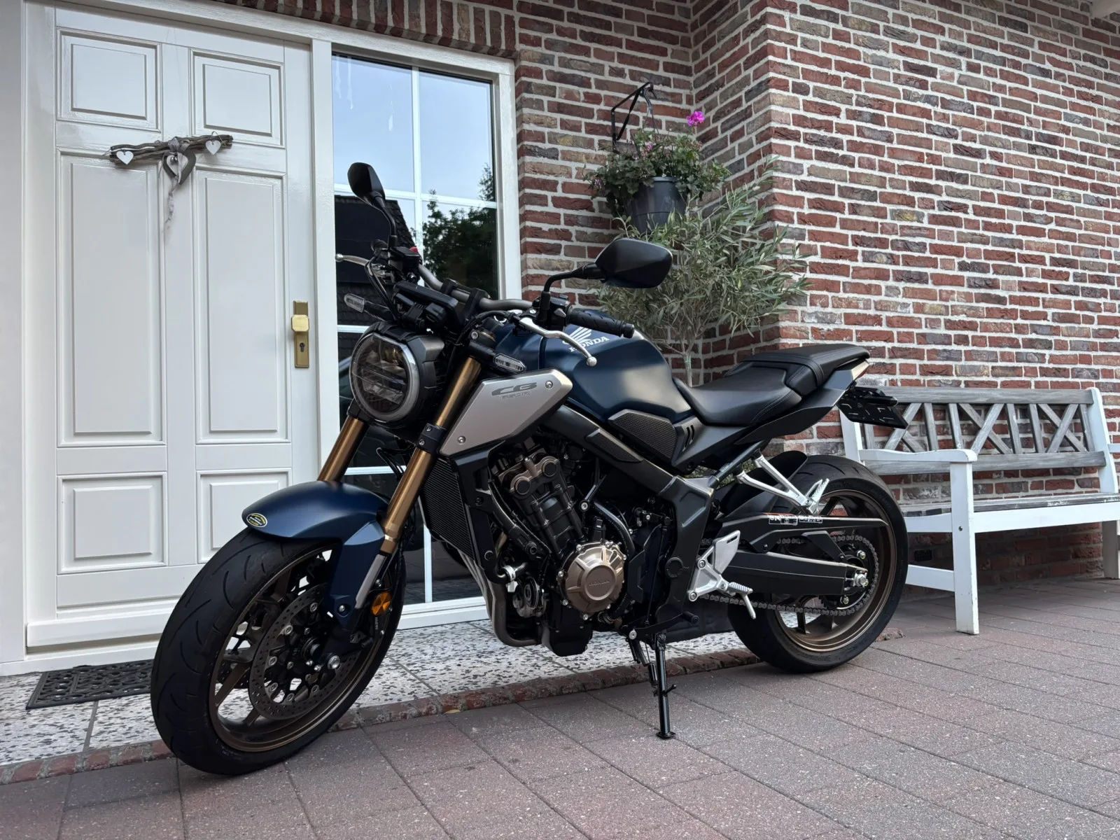 Honda CB650RA (2021) — foto 1