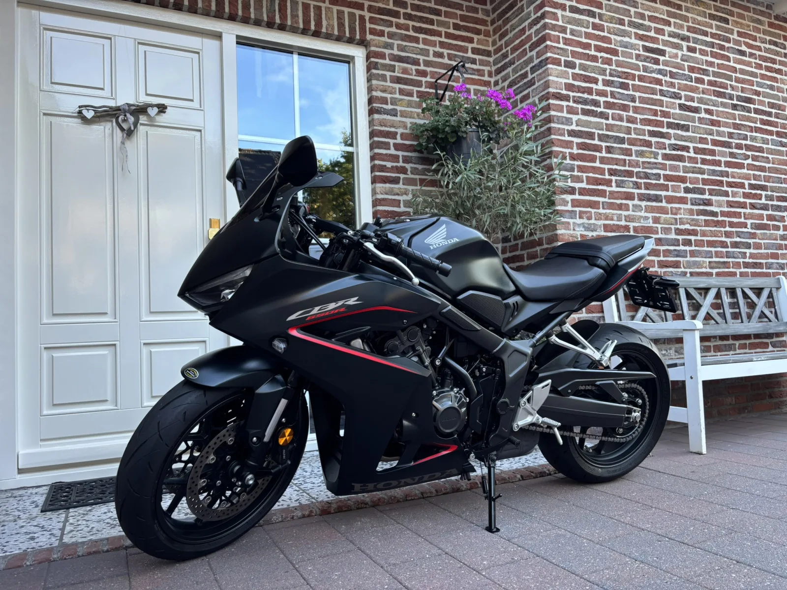 Honda CBR650RA (2024) — foto 1