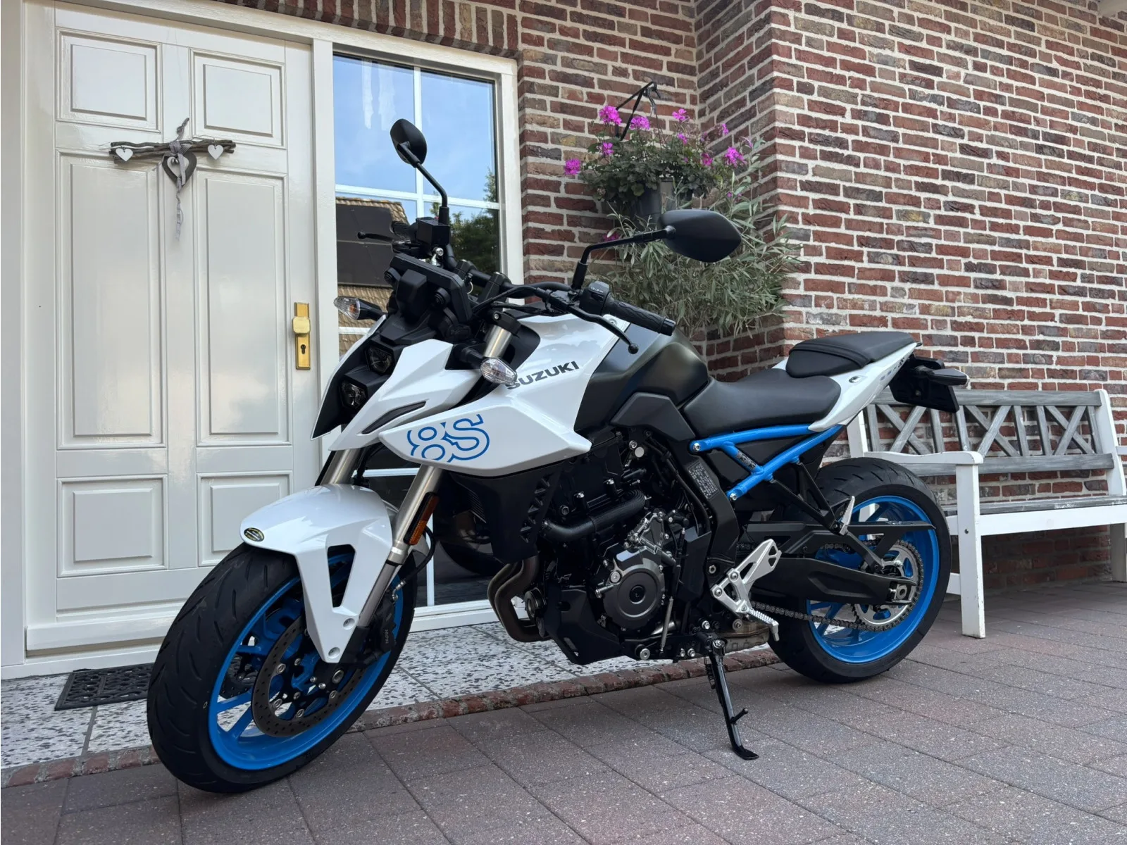Suzuki GSX-8S (2024) — foto 1