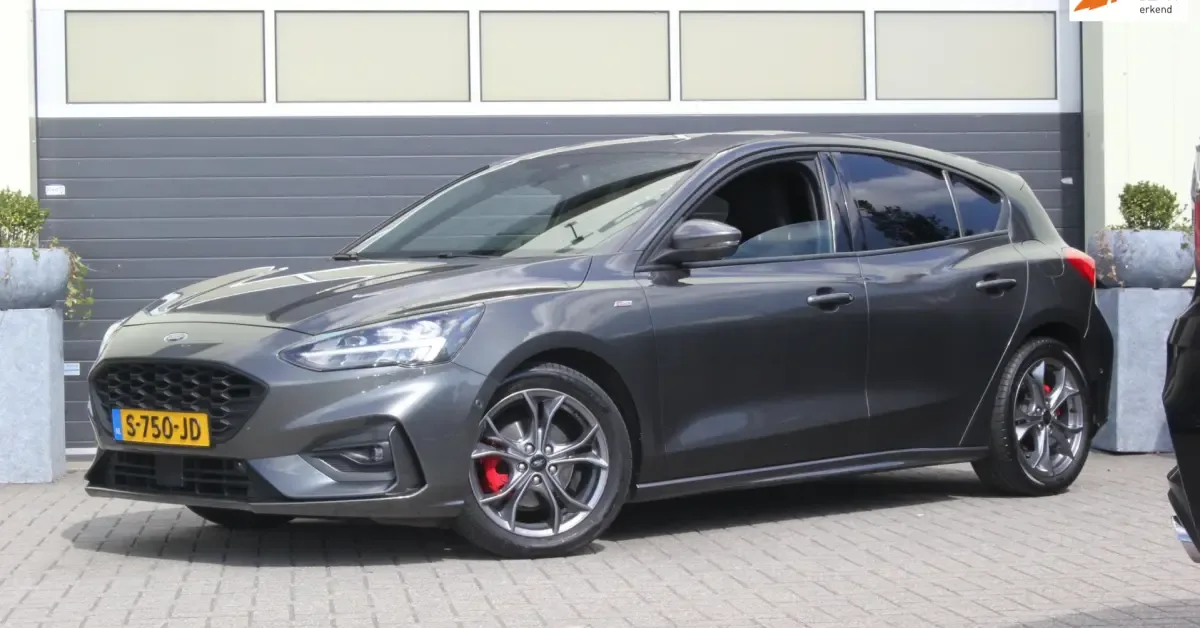 Ford Focus (2021) — foto 1