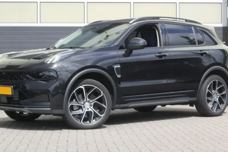 Lynk & Co 01