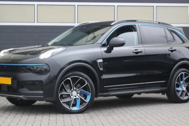 Lynk & Co 01 (2022)
