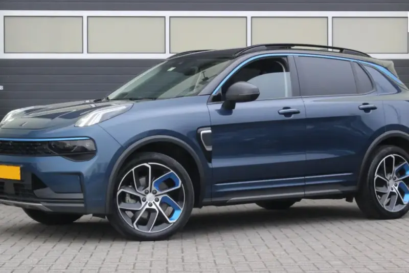 Lynk & Co 01 (2023)