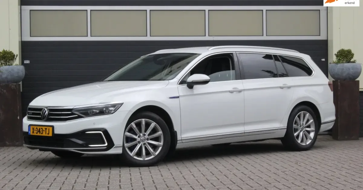 Volkswagen Passat (2021) — foto 1