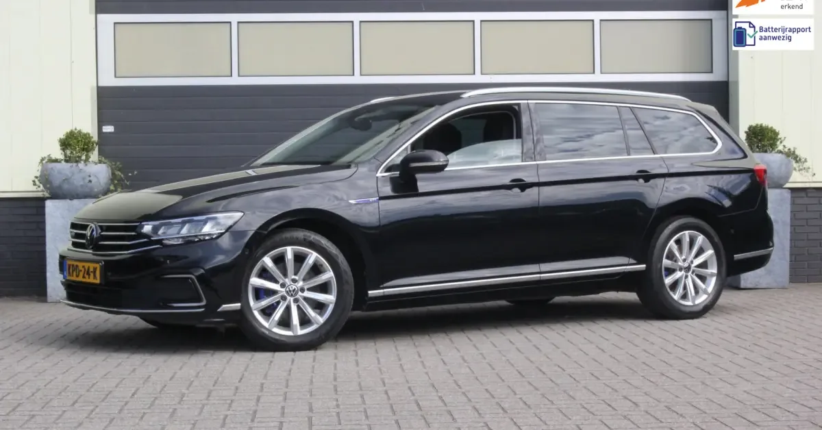 Volkswagen Passat (2022) — foto 1