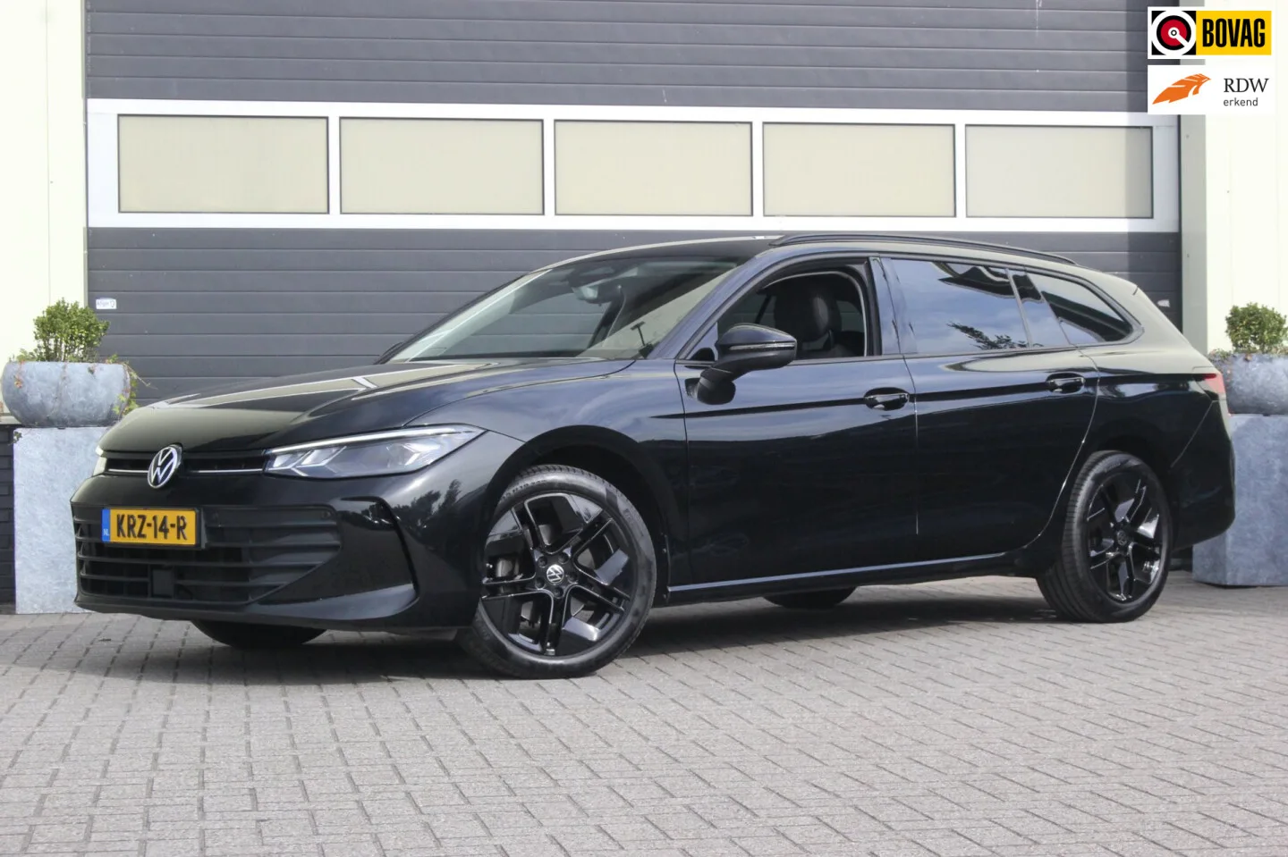 Volkswagen Passat (2024) — foto 1