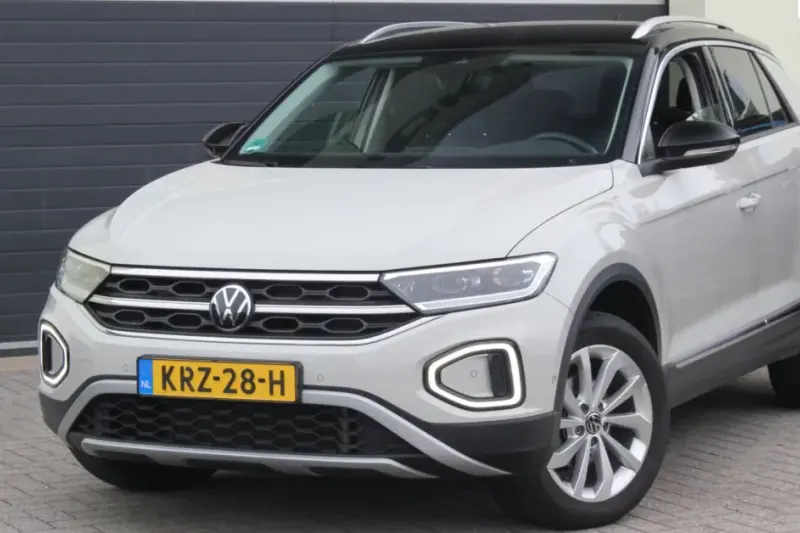 Volkswagen T-Roc (2023)