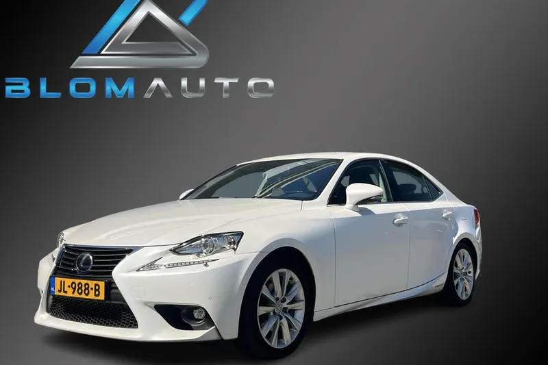 Lexus IS (2016)