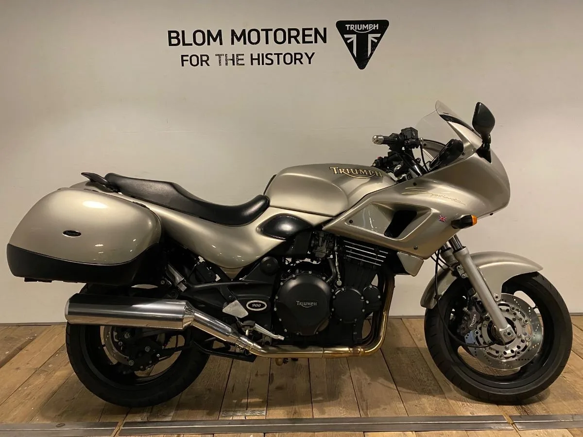 Triumph 1999 (1999) — foto 1
