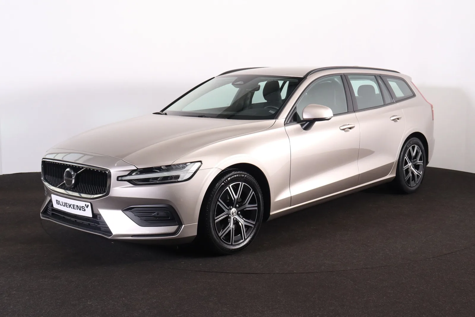 Volvo V60 (2023) — foto 1