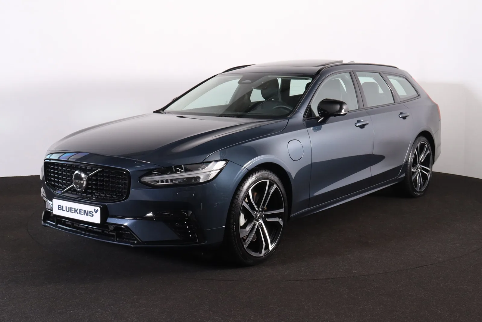 Volvo V90 (2025) — foto 1