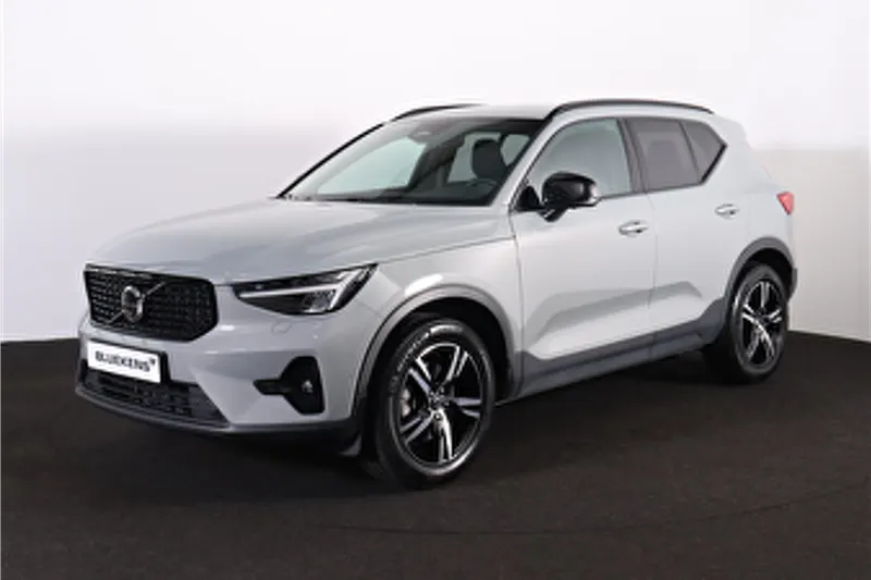 Volvo XC40 (2025)
