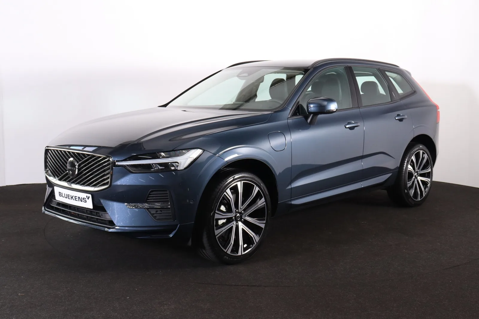Volvo XC60 (2025) — foto 1